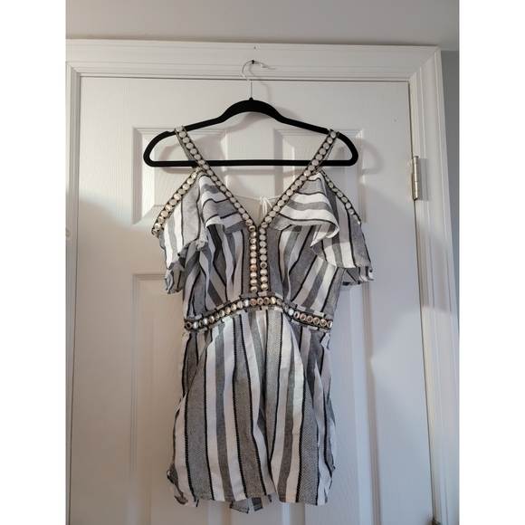 Knit V-neck Short Sleeve Romper - Picture 4 of 4